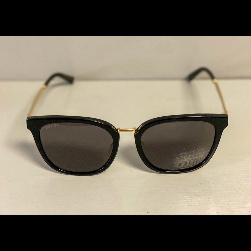 NEW✨ Gucci sunglasses 😎 - Picture 9 of 12